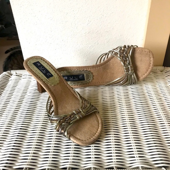 Steve Madden Shoes - Rule Steve Madden metallic open toed heels Size 7